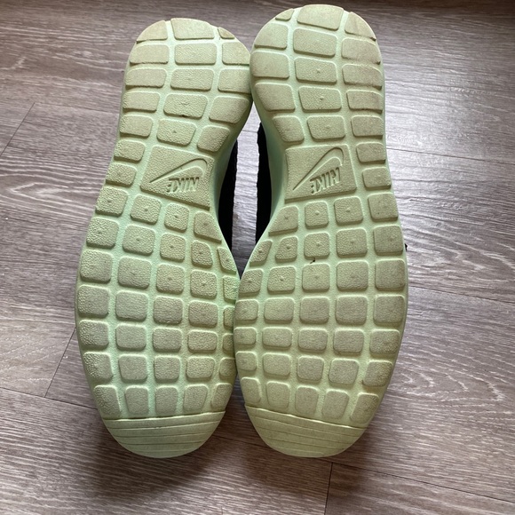 Nike Roshe One FB Yeezy - Picture 2 of 5